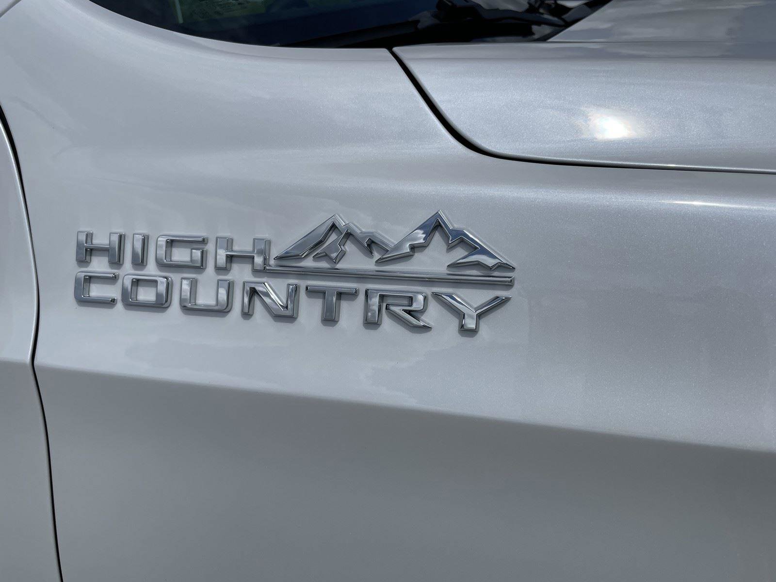 Used 2025 Chevrolet Tahoe High Country image 41