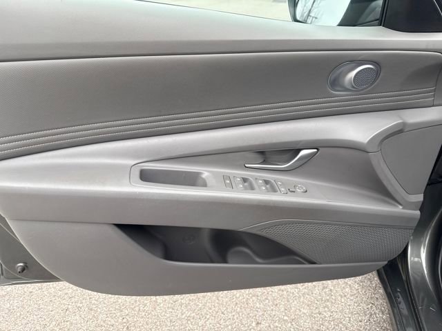 Used 2024 Hyundai Elantra SEL w/ Convenience Package image 9