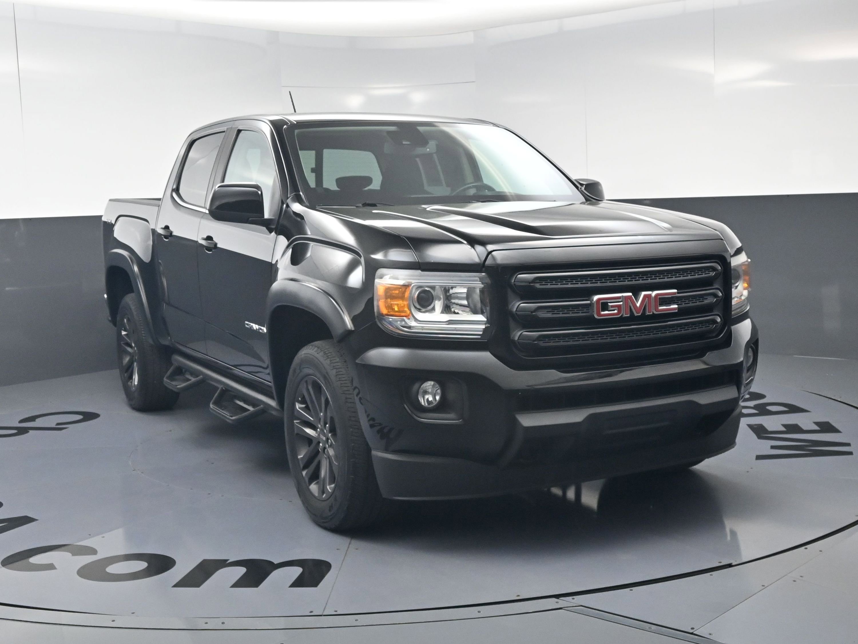 Used 2019 GMC Canyon SLE w/ Driver Alert Package AWD/4WD image 3