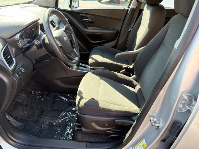Used 2017 Chevrolet Trax LS AWD/4WD image 22
