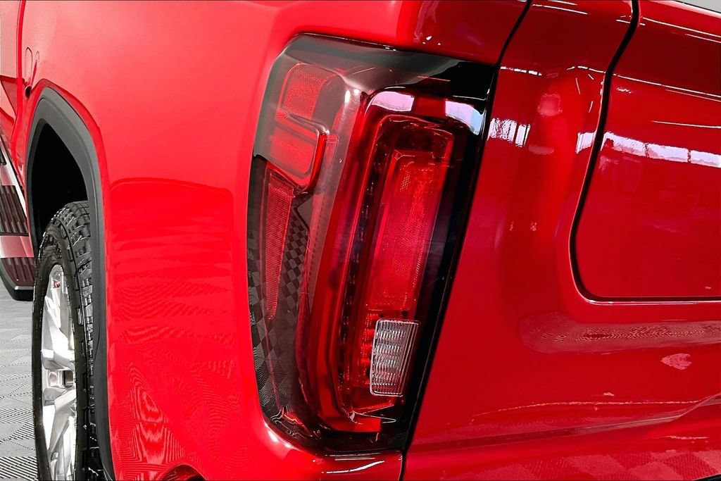 Used 2021 GMC Sierra 1500 SLT AWD/4WD image 23
