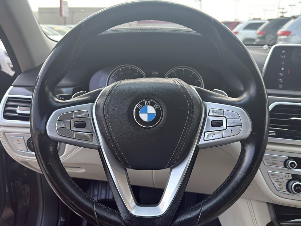 Used 2018 BMW 750i xDrive AWD/4WD image 17