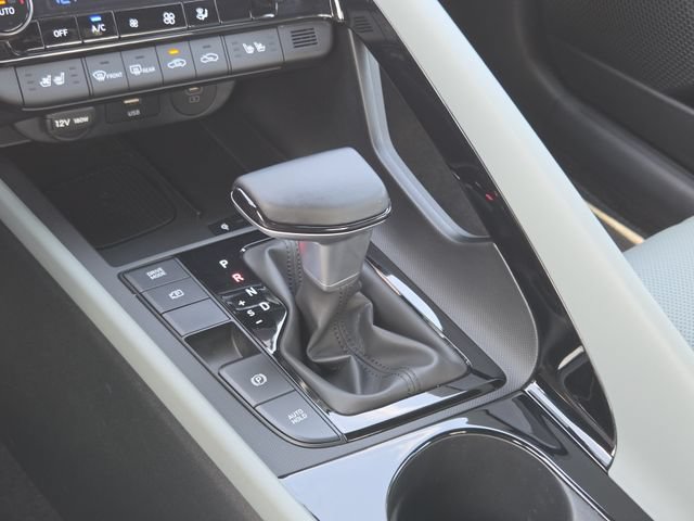 Used 2025 Hyundai Elantra Limited FWD image 6