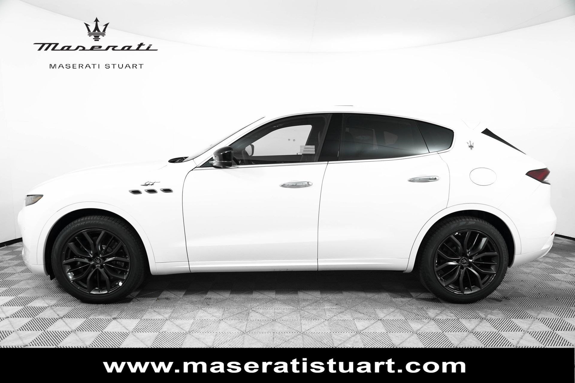 New 2024 Maserati Levante GT Ultima AWD/4WD image 4