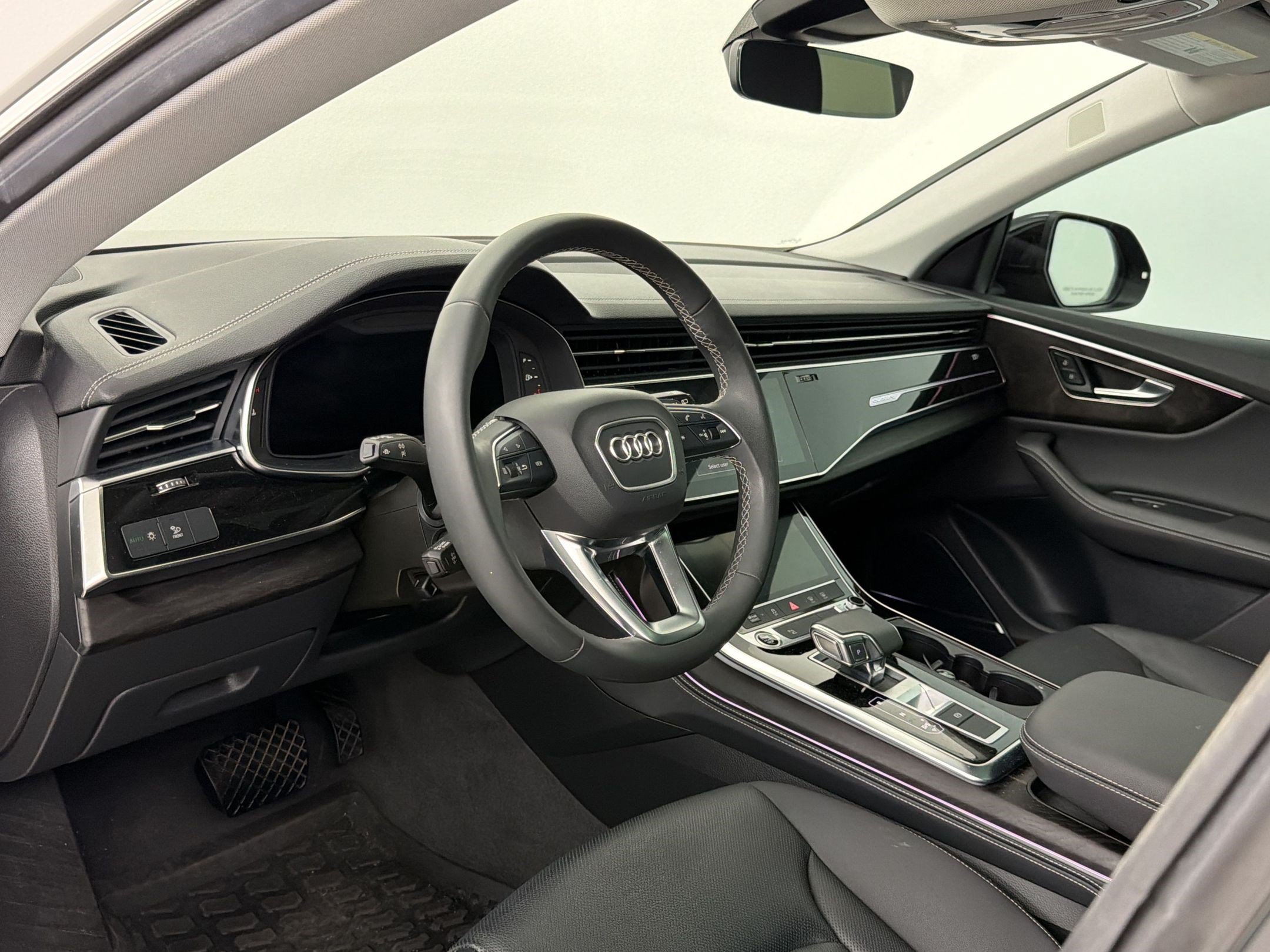 Used 2023 Audi Q8 Premium Plus w/ Premium Plus Package AWD/4WD image 4