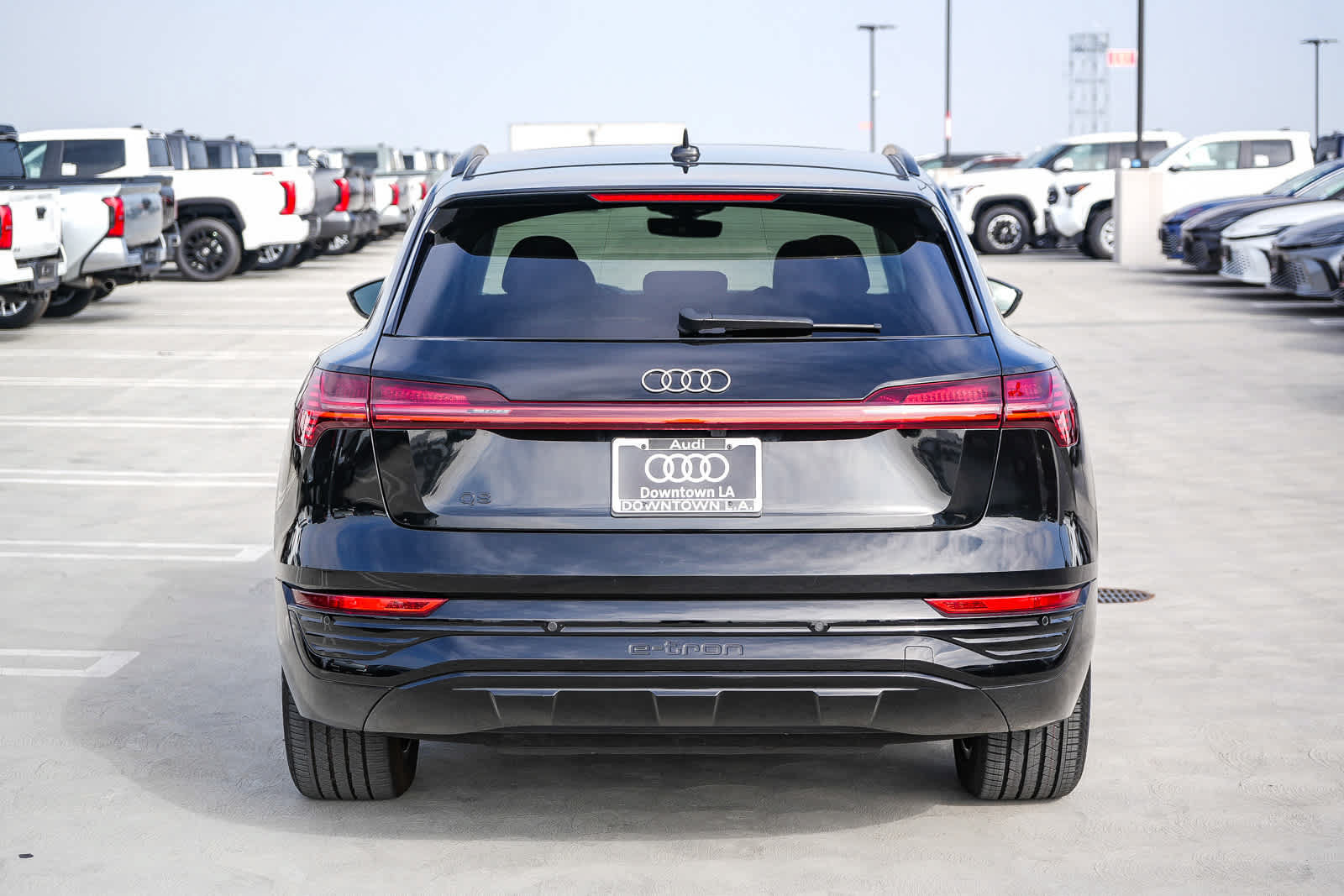 Used 2024 Audi Q8 e-tron Premium AWD/4WD image 8