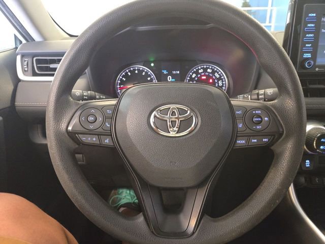 Used 2021 Toyota RAV4 XLE w/ Carpet Mat Package (TMS) image 14