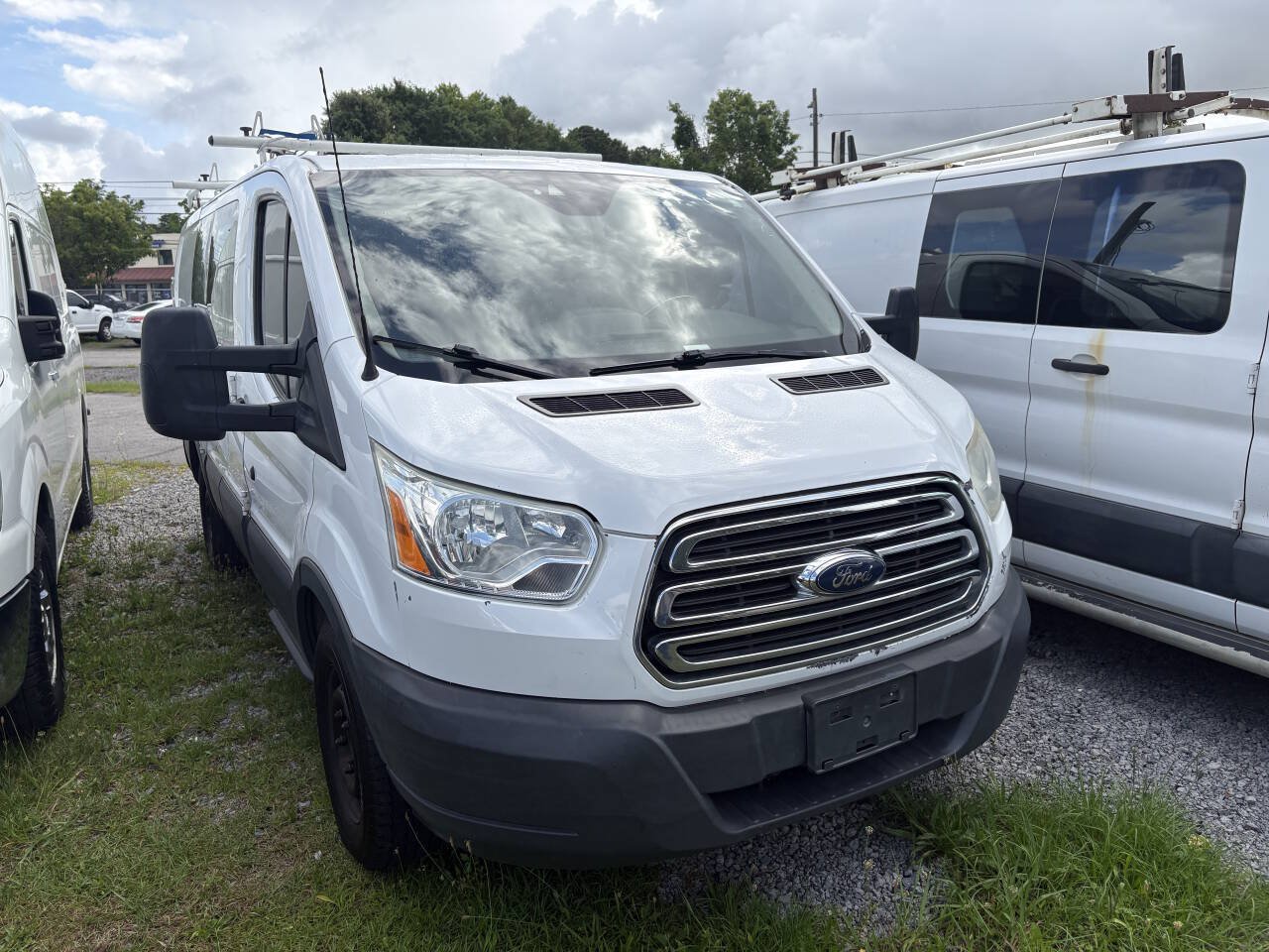 Used 2016 Ford Transit 150 130 Low Roof w/ Exterior Upgrade Package RWD image 1