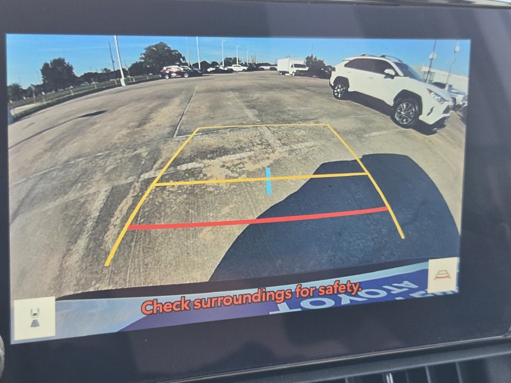 Used 2025 Toyota RAV4 XLE FWD image 19