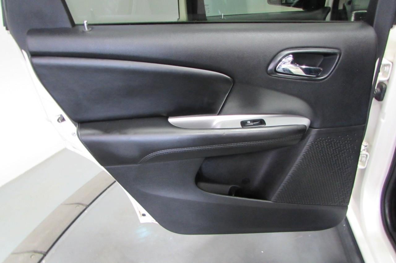 Used 2017 Dodge Journey SE w/ Flexible Seating Group image 24