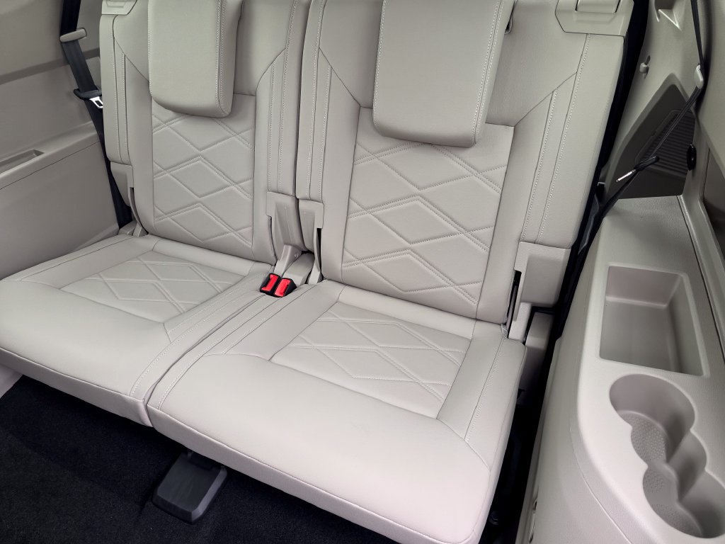 New 2026 Volkswagen Atlas SE FWD image 24