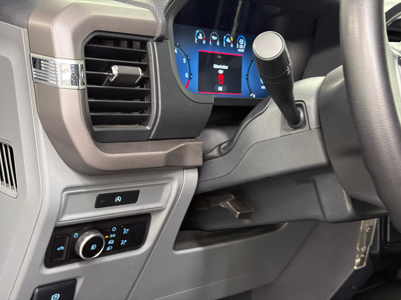 Used 2025 Ford F150 XLT w/ Equipment Group 301A Standard AWD/4WD image 17