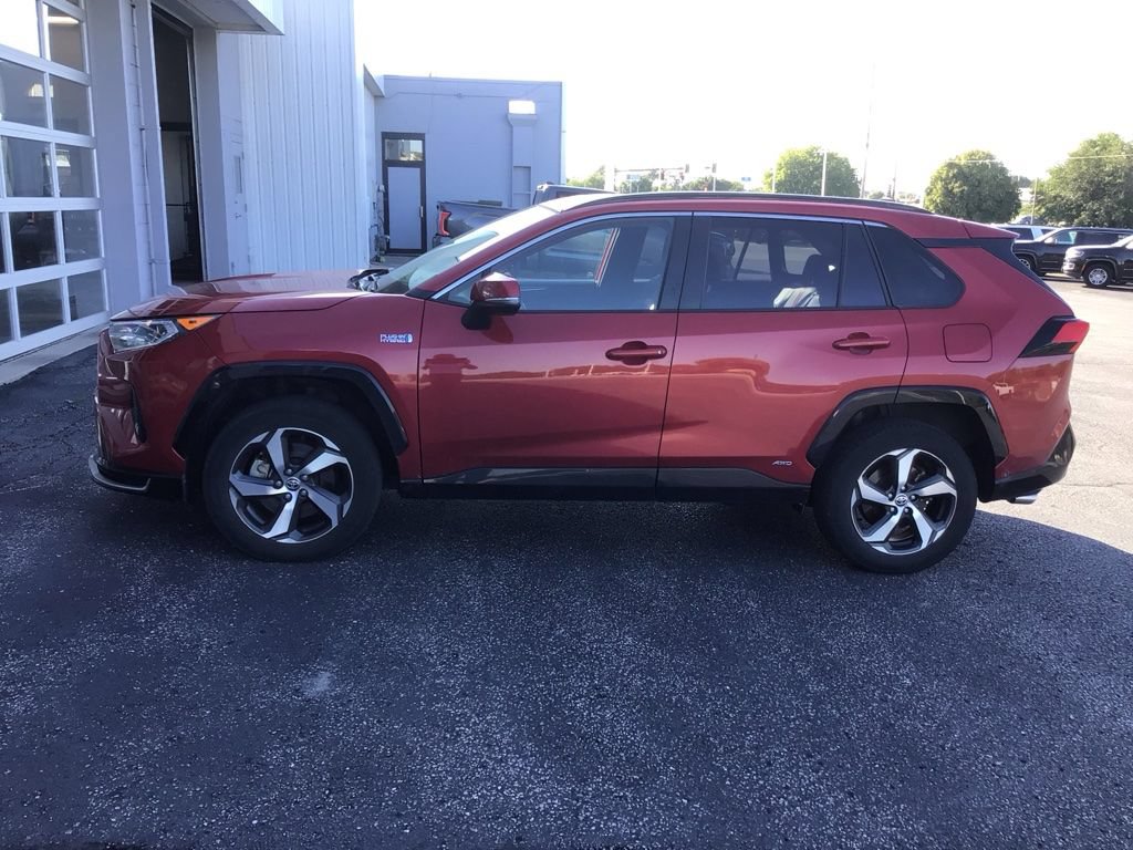 Used 2021 Toyota RAV4 SE w/ Weather & Moonroof Package