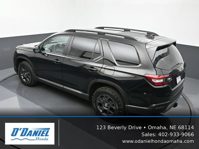 Used 2025 Honda Pilot TrailSport image 15