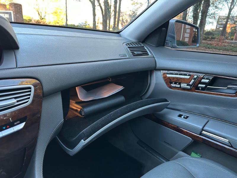 Used 2010 Mercedes-Benz CL 550 4MATIC w/ Sport Pkg image 36