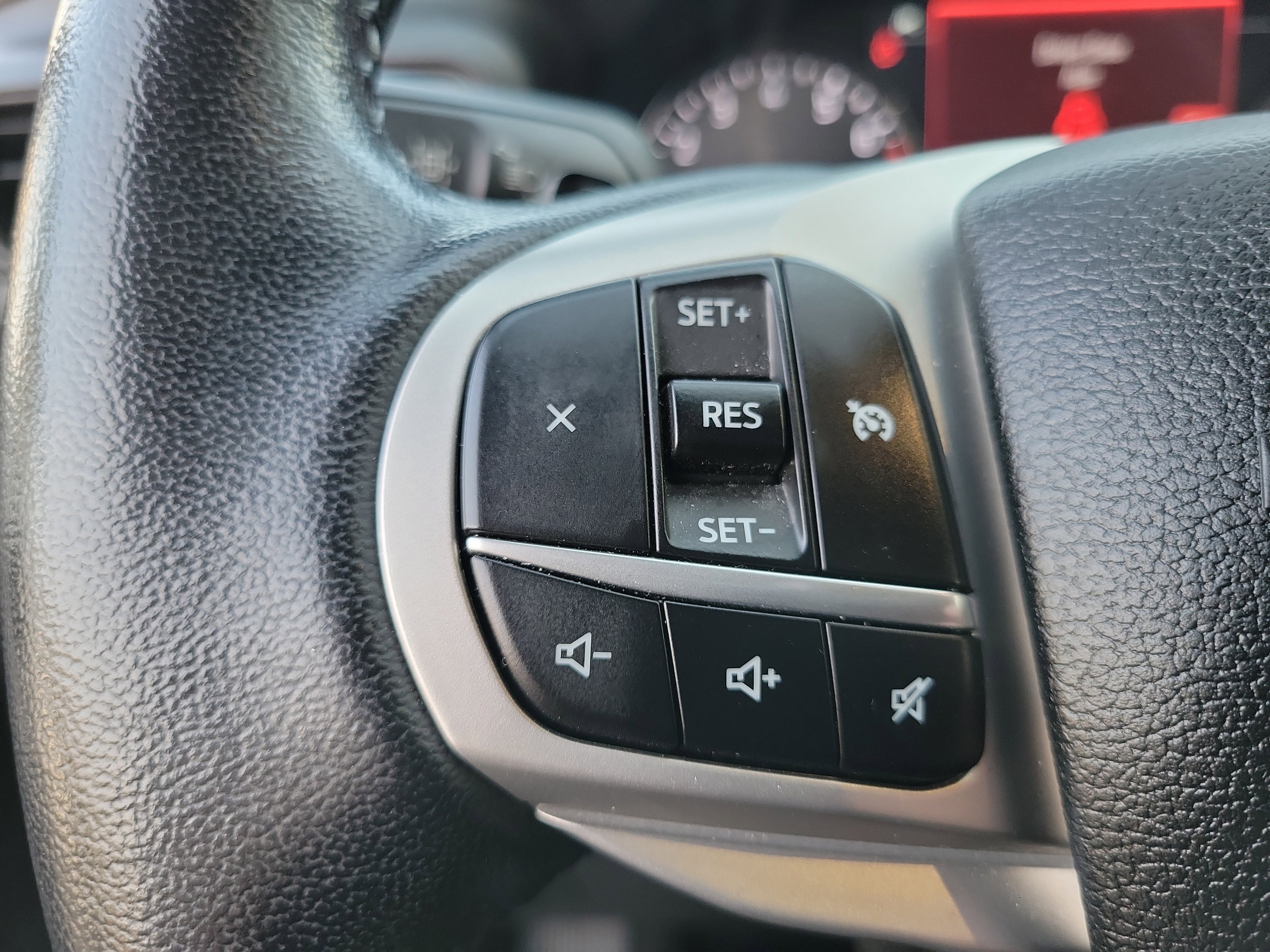 Used 2020 Ford Explorer XLT image 7