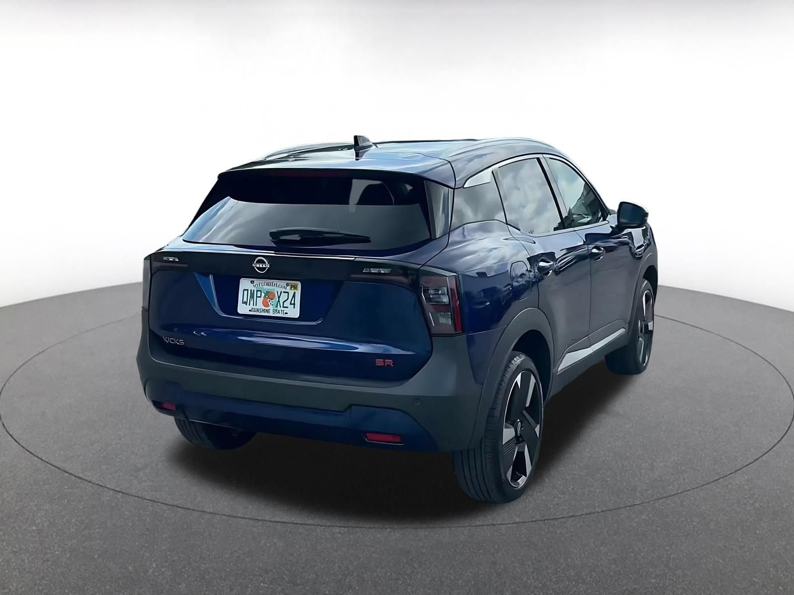 Used 2026 Nissan Kicks SR FWD image 12