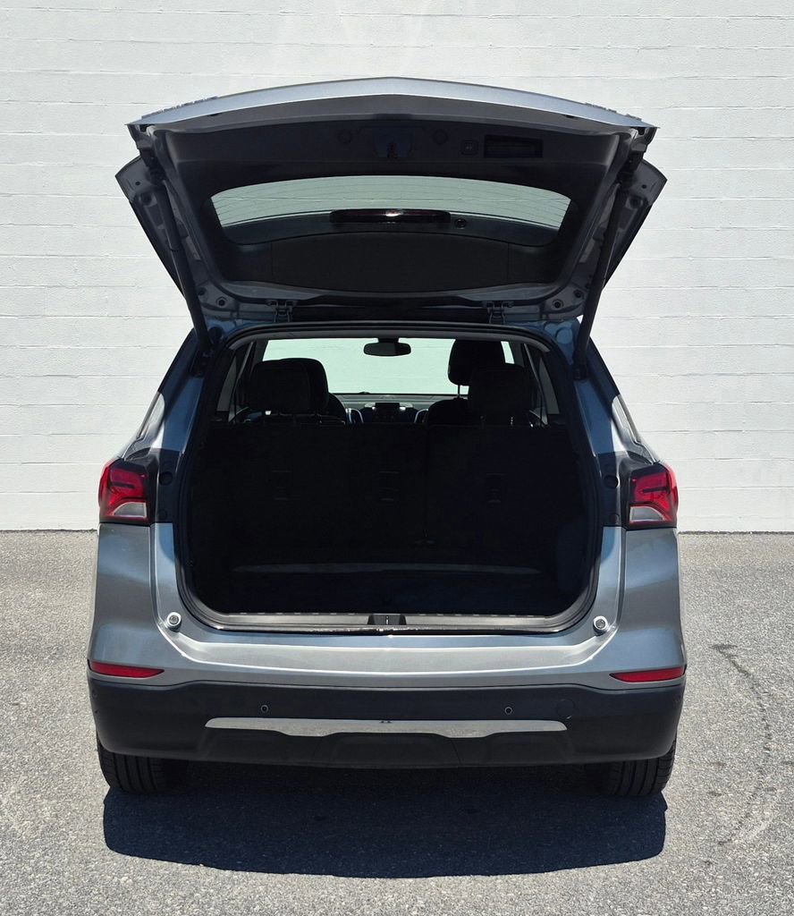 Used 2024 Chevrolet Equinox LT AWD/4WD image 12