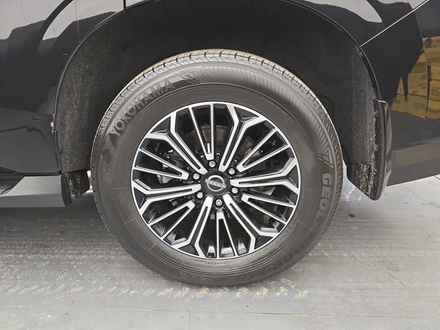 Used 2025 Nissan Armada SL image 16
