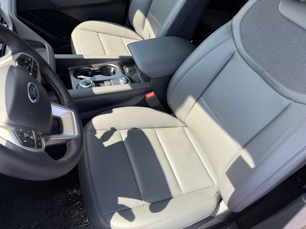 New 2026 Ford Explorer Active w/ Active Comfort Package AWD/4WD image 14