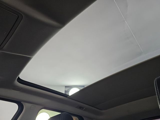 Used 2014 Land Rover Range Rover Evoque Prestige image 24