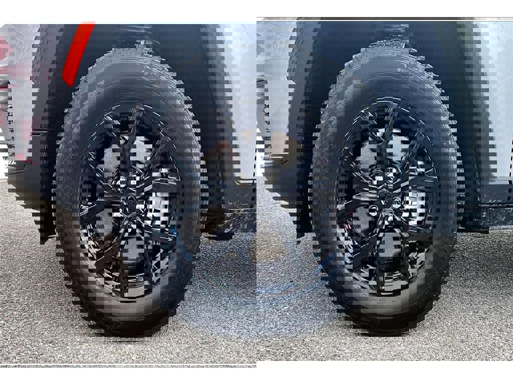 Used 2024 Jeep Grand Cherokee L Laredo image 9