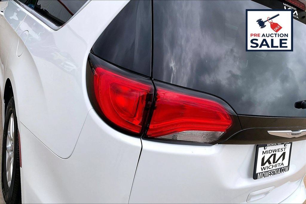 Used 2023 Chrysler Voyager LX FWD image 29