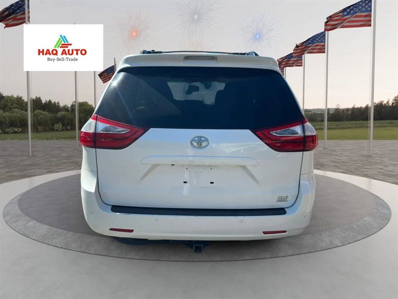 Used 2017 Toyota Sienna XLE w/ XLE Navigation Package AWD/4WD image 6