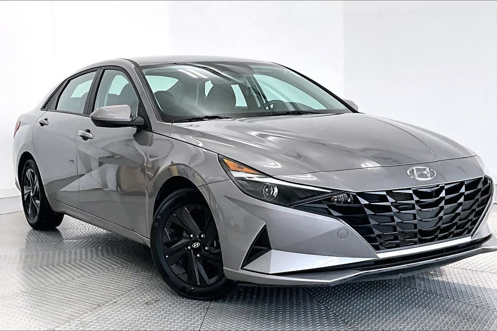 Certified 2021 Hyundai Elantra SEL FWD image 11