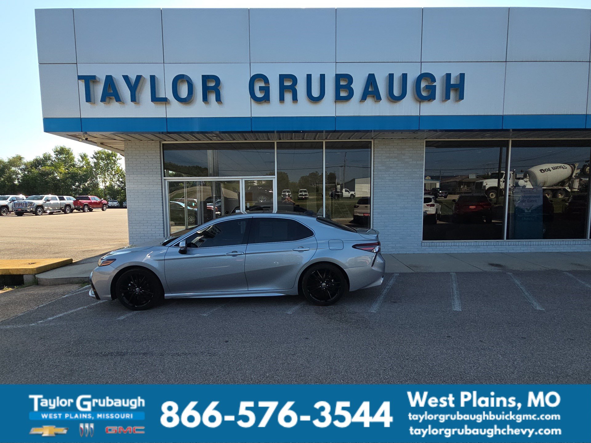 Used 2023 Toyota Camry XSE w/ Cold Weather Package FWD image 1