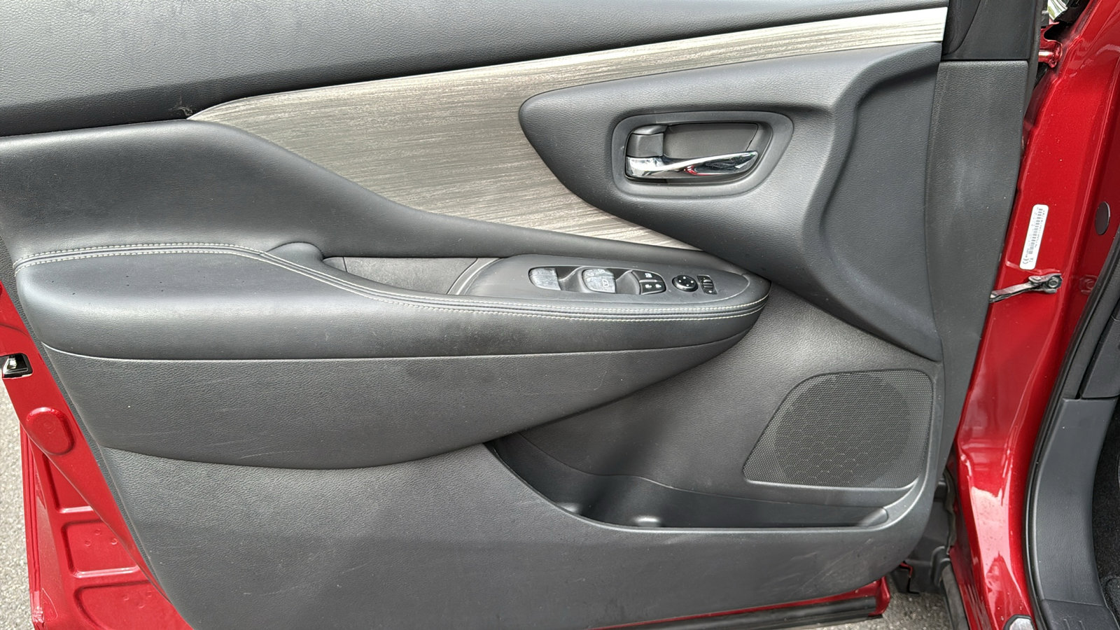 Used 2015 Nissan Murano SV w/ Premium Package image 6