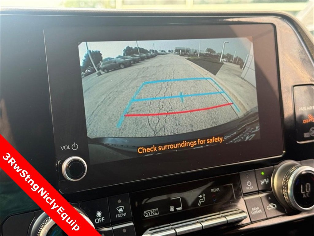 Used 2023 Toyota Highlander LE image 25