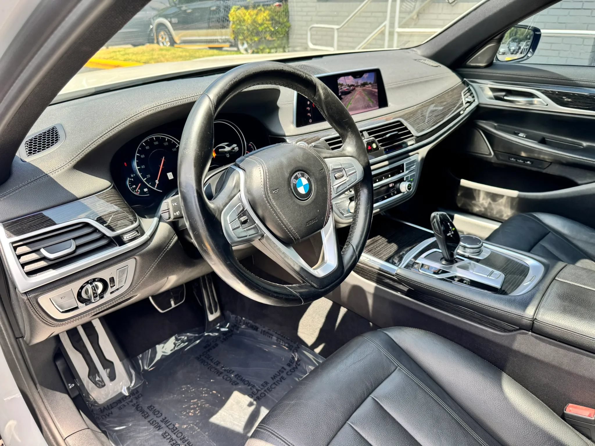 Used 2019 BMW 740i w/ M Sport Package RWD image 17