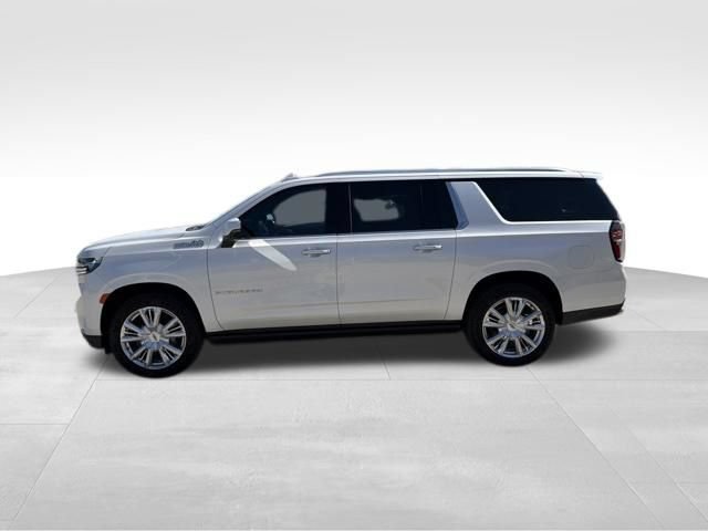Used 2022 Chevrolet Suburban High Country AWD/4WD image 2