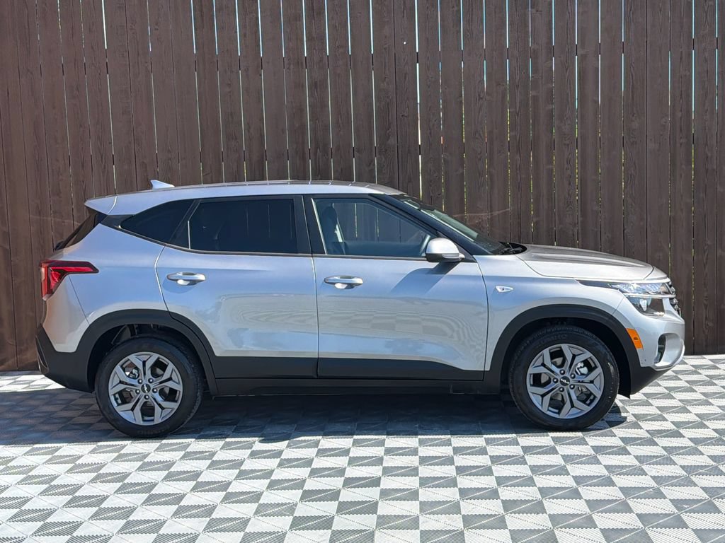 Used 2026 Kia Seltos LX FWD image 10