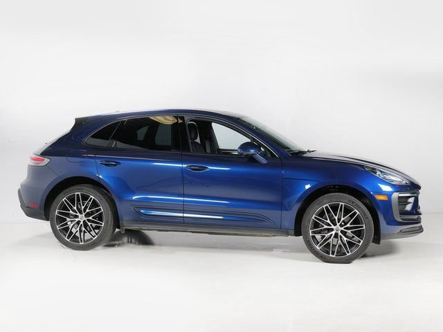 Certified 2026 Porsche Macan AWD/4WD image 8