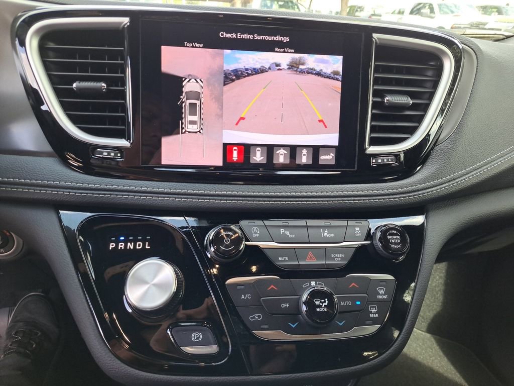 New 2026 Chrysler Pacifica Select FWD image 9