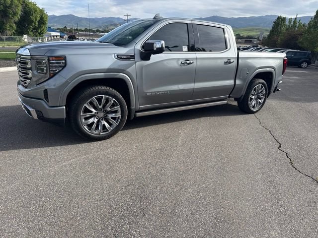 Used 2024 GMC Sierra 1500 Denali w/ Denali Reserve Package AWD/4WD image 2