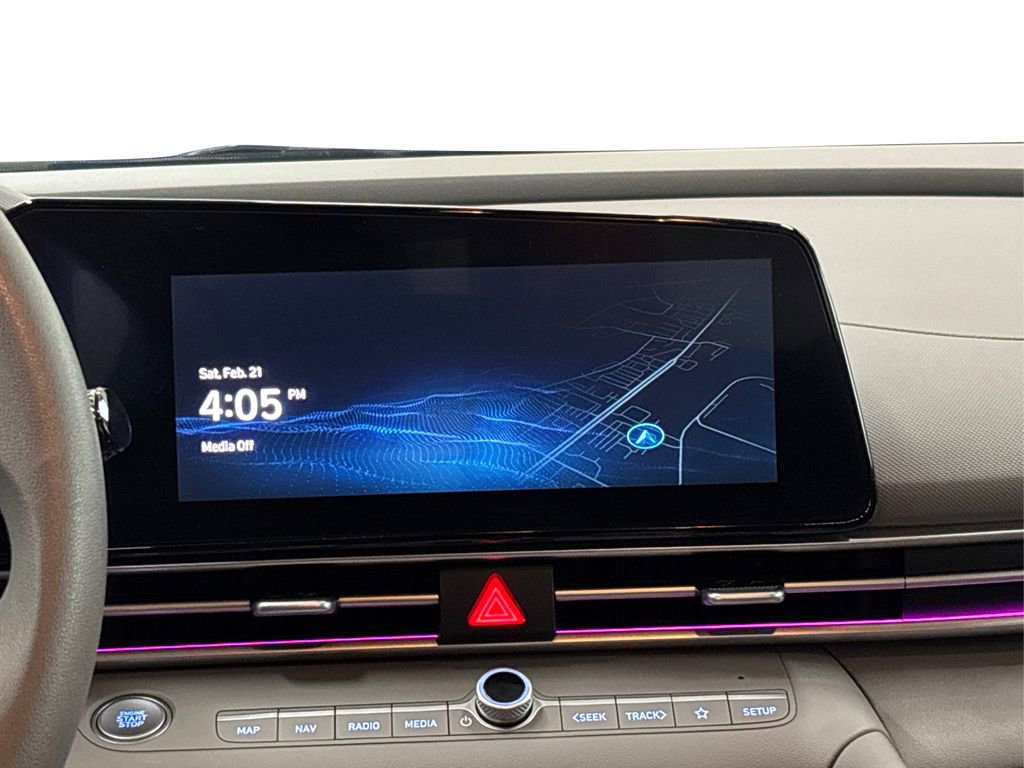 Certified 2024 Hyundai Elantra SEL image 17