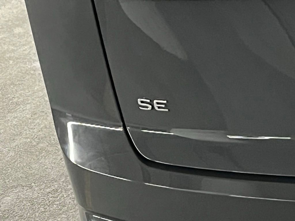 Used 2024 Volkswagen Atlas Cross Sport SE w/ Panoramic Sunroof Package image 36