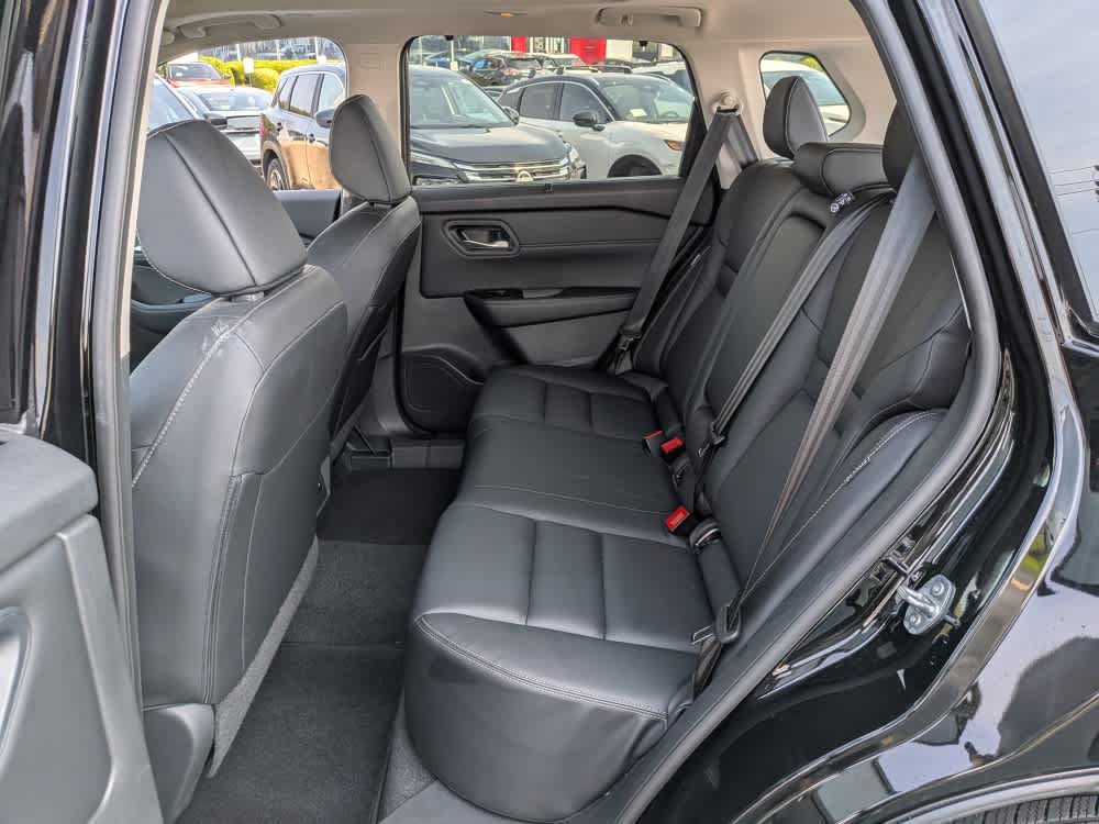 Used 2024 Nissan Rogue SL w/ SL Premium Package AWD/4WD image 18