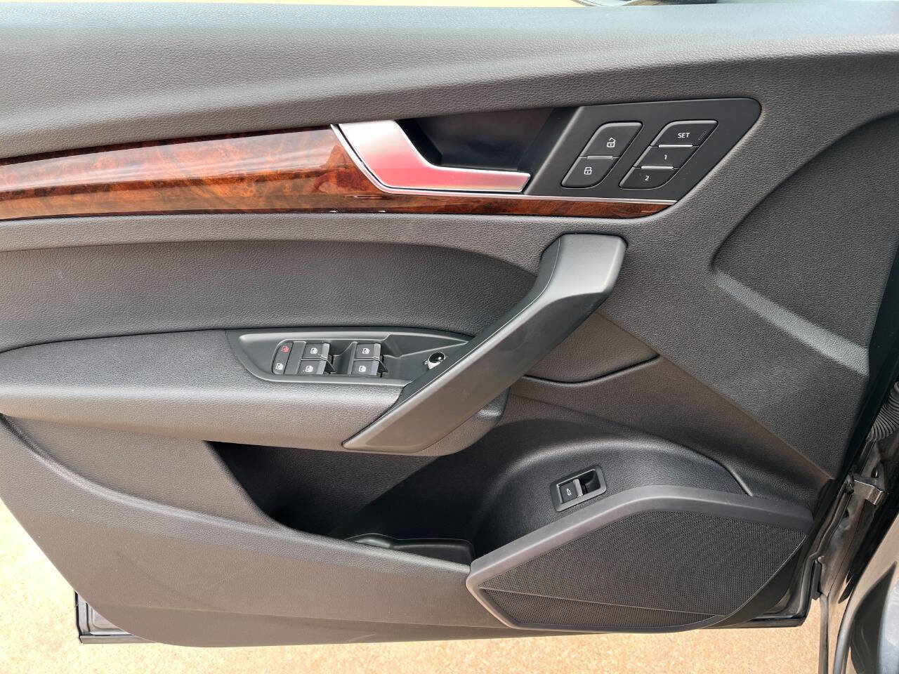 Used 2018 Audi Q5 2.0T Premium Plus w/ Premium Plus Package image 8