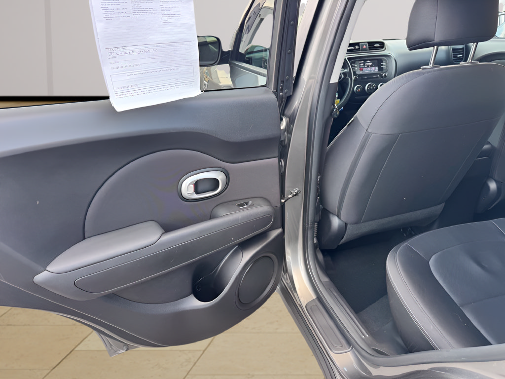 Used 2019 Kia Soul FWD image 27