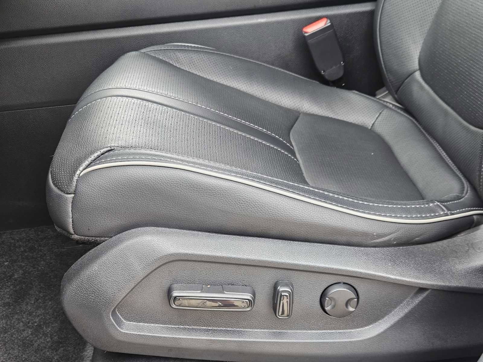 Used 2023 Honda Pilot Elite image 23