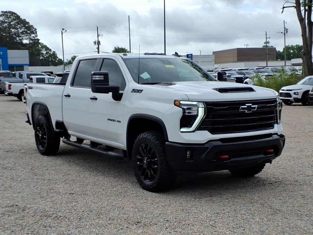 New 2026 Chevrolet Silverado 2500 LT w/ Trail Boss Package AWD/4WD image 1