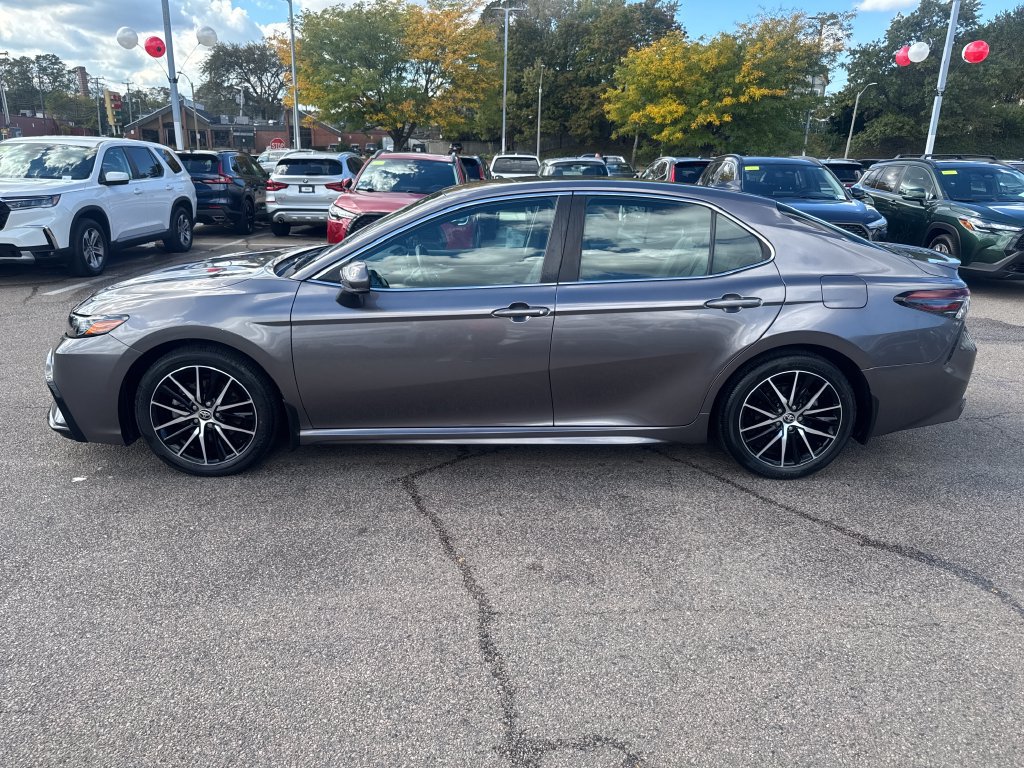 Used 2021 Toyota Camry SE AWD/4WD image 4