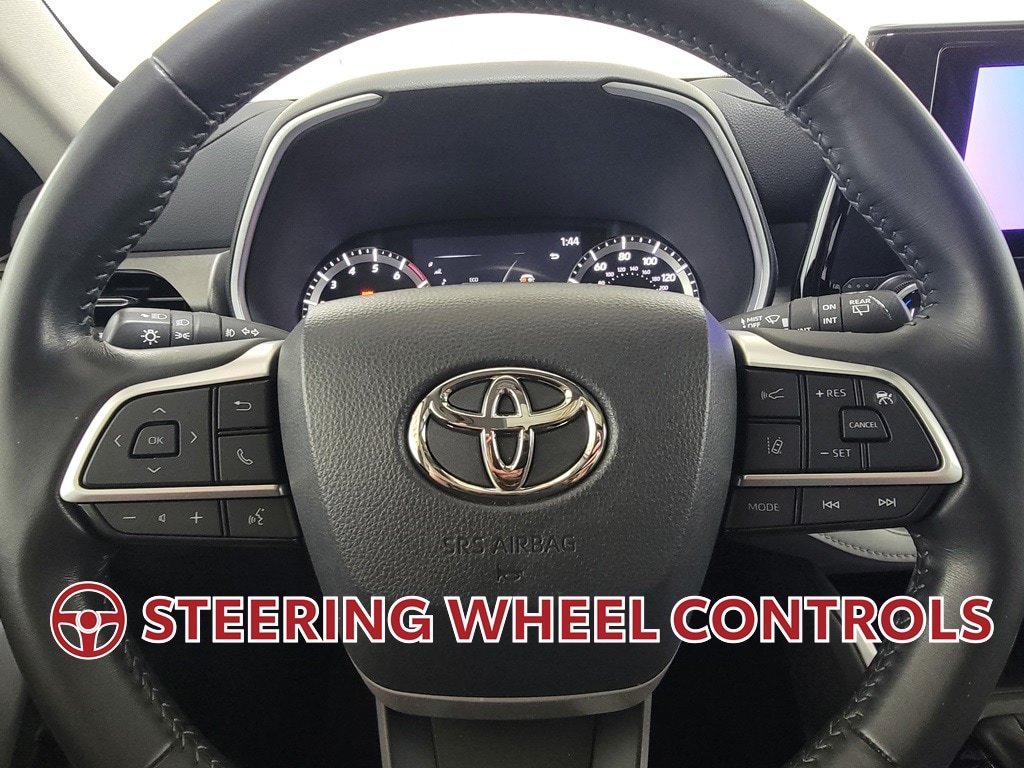 Used 2023 Toyota Highlander XLE AWD/4WD image 18