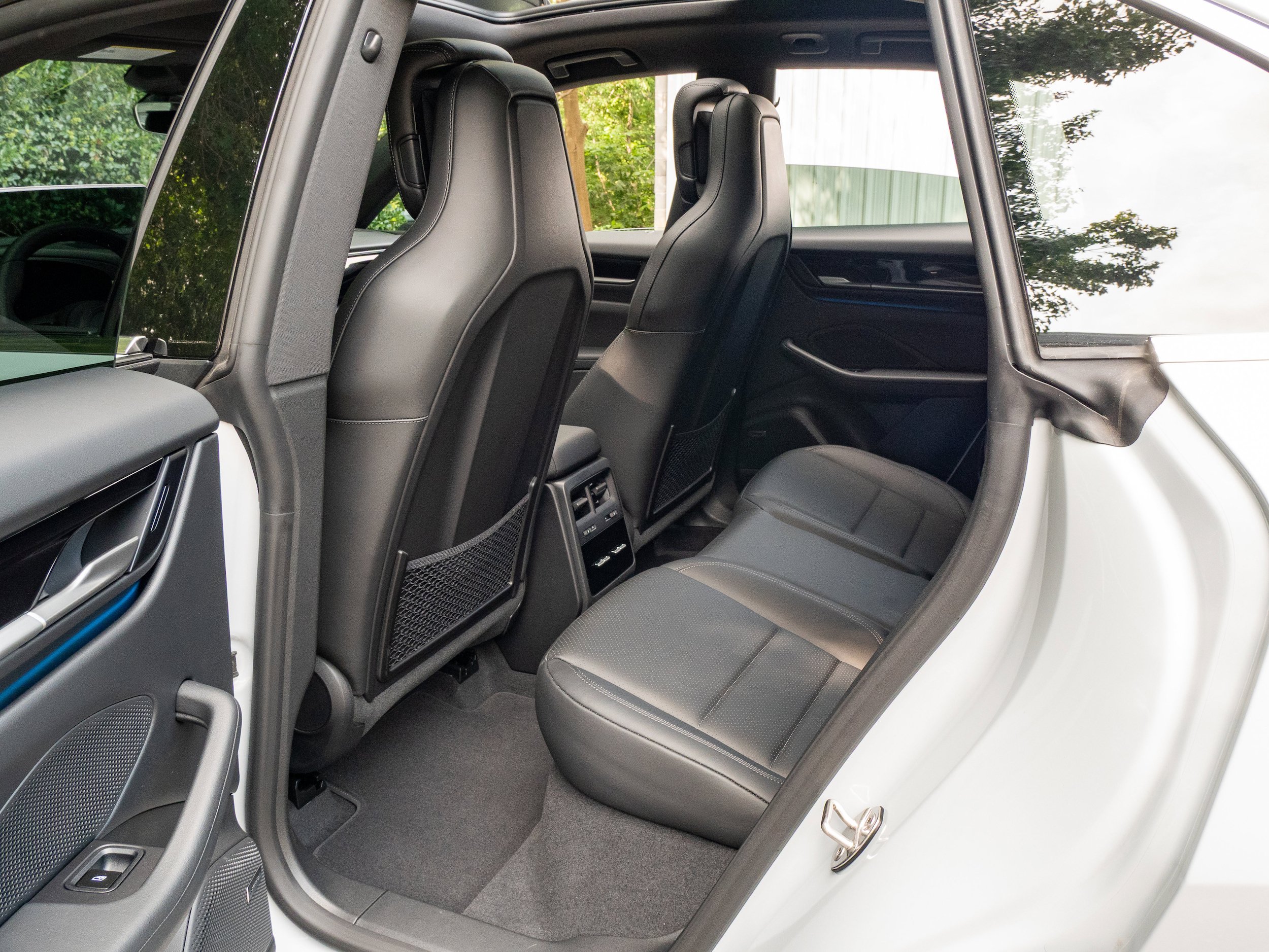 New 2025 Porsche Macan Electric RWD image 35