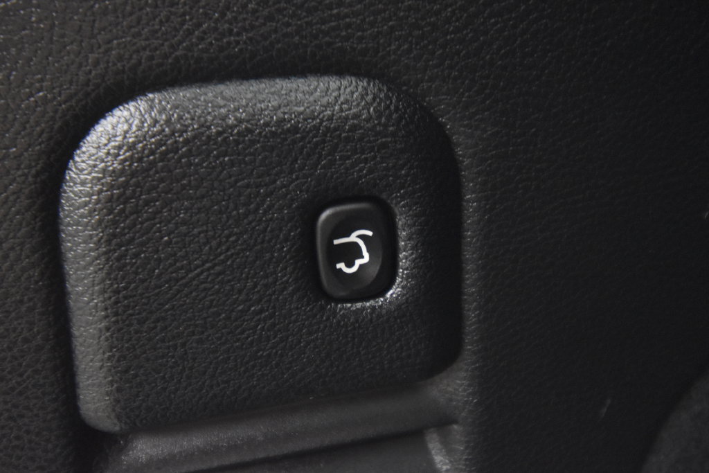 Used 2020 Jeep Grand Cherokee Altitude AWD/4WD image 25