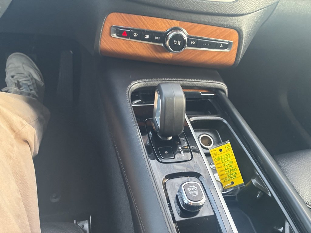 Certified 2024 Volvo XC90 T8 Plus w/ Protection Package Premier image 11
